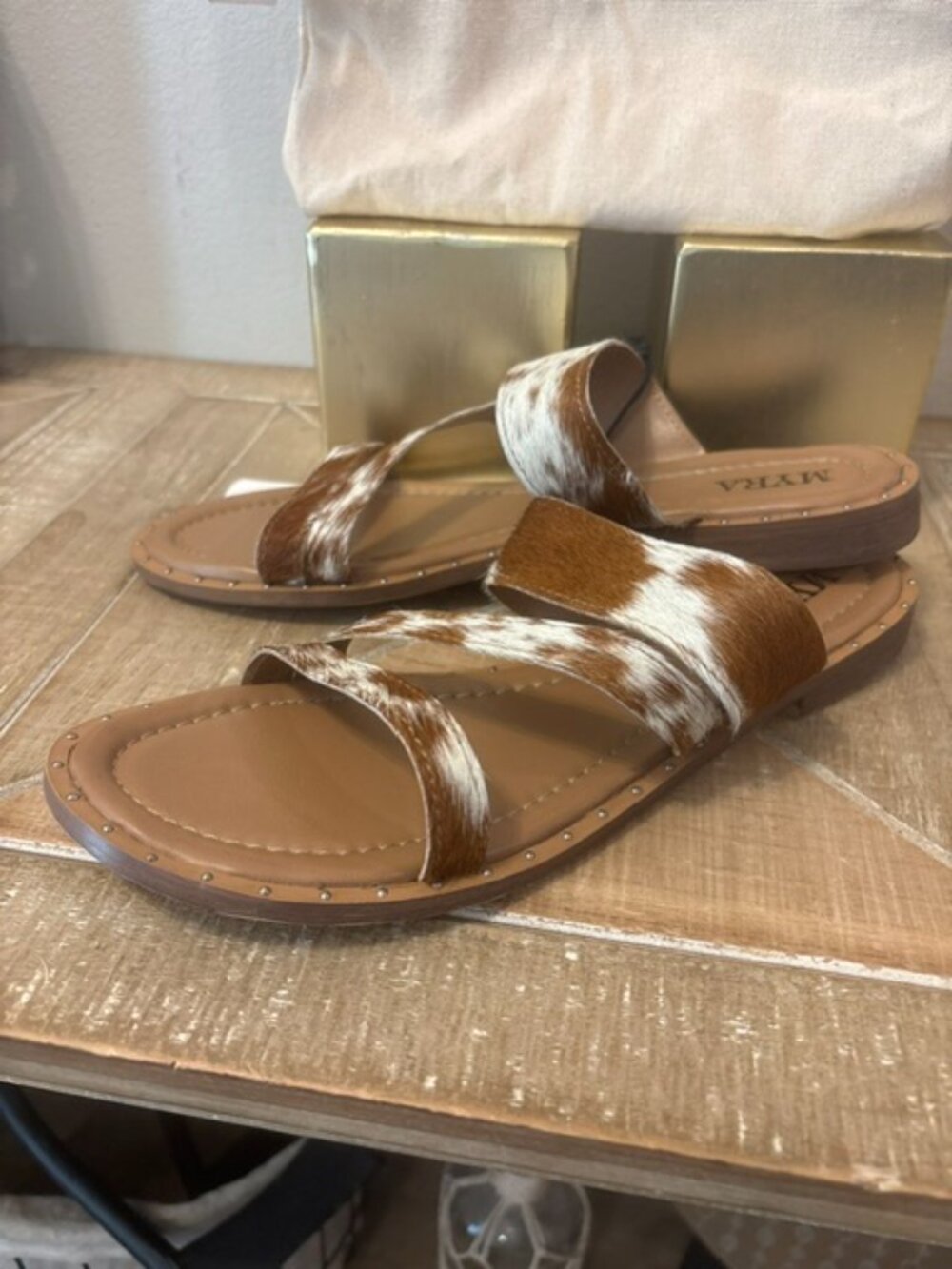 NEW Myra Ranch Ridge Hair-On Cowhide Leather Slides Brown White Sizes: 8-10 - Picture 3 of 4